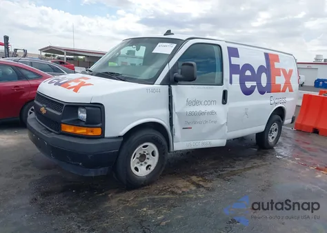 2017 Chevrolet Express 2500 Work Van z USA, uszkodzony, nr VIN 1GCWGAF11H1179652